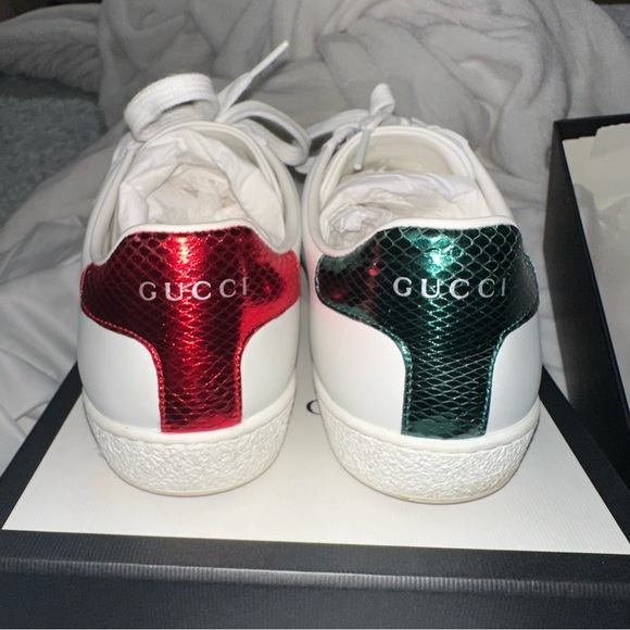 Gucci White Sneakers with Red Heart Accents - Picture 3 of 13